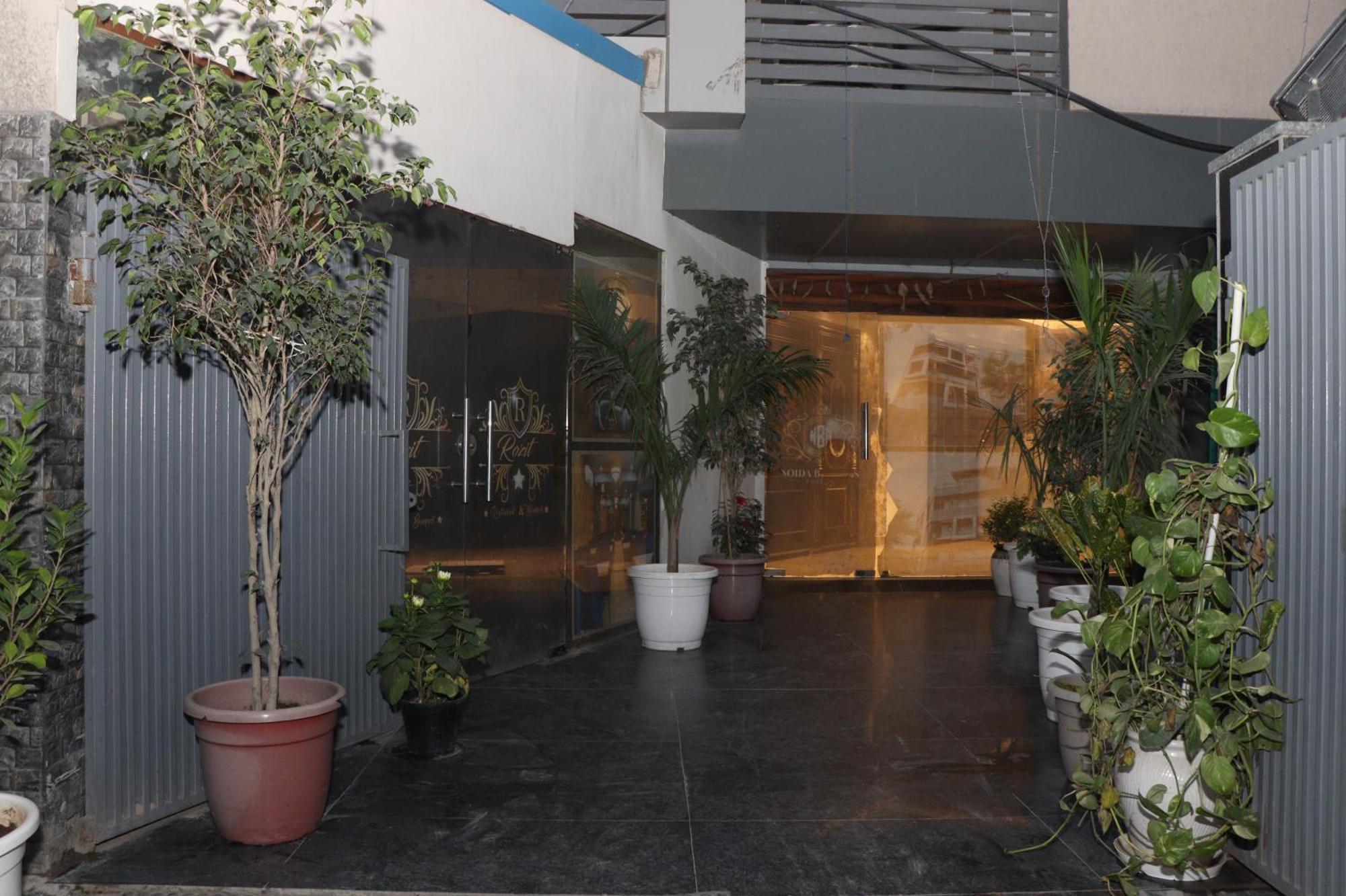 Amaze Stays Noida Sector 70 Exterior foto