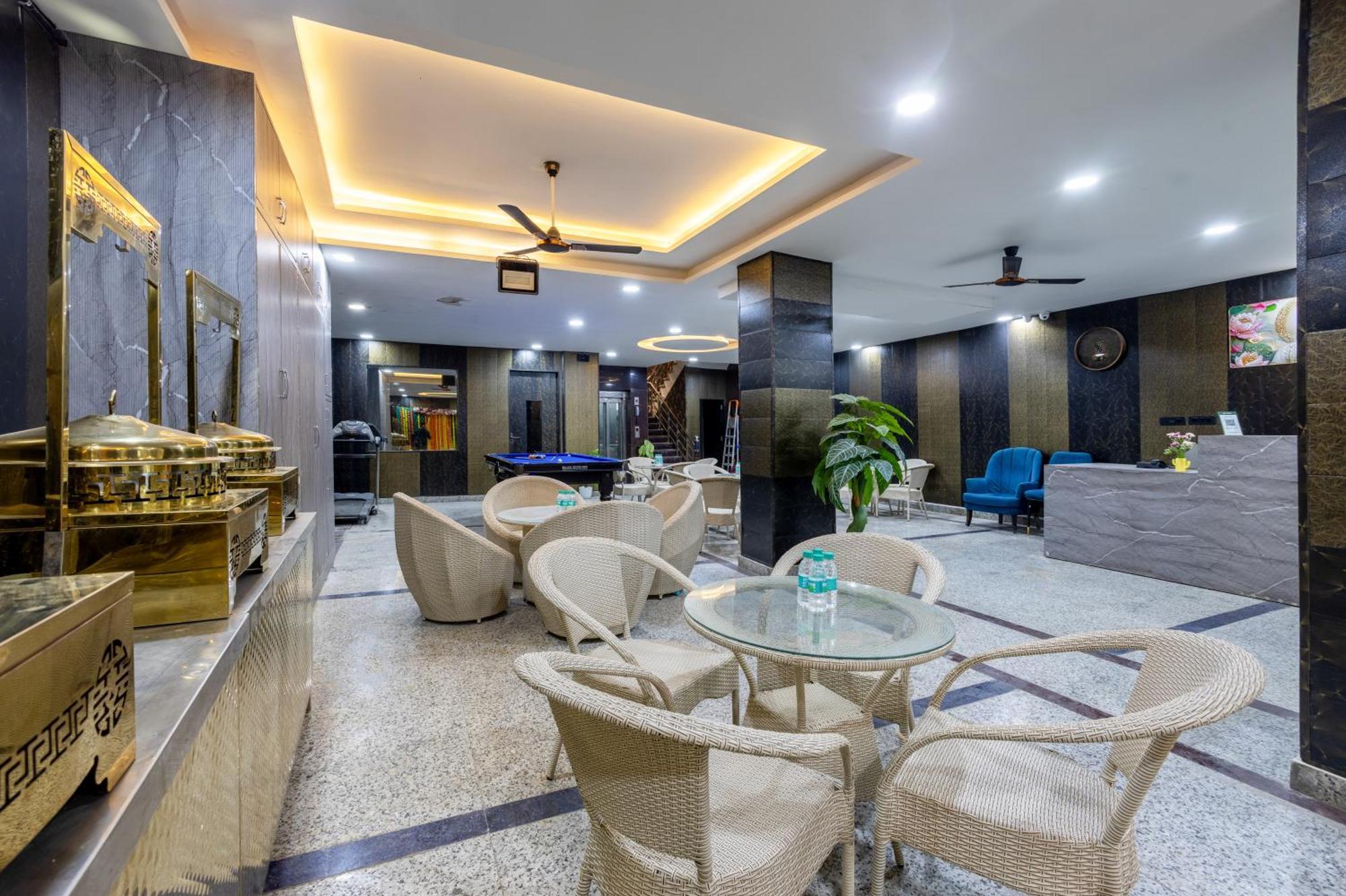 Amaze Stays Noida Sector 70 Exterior foto