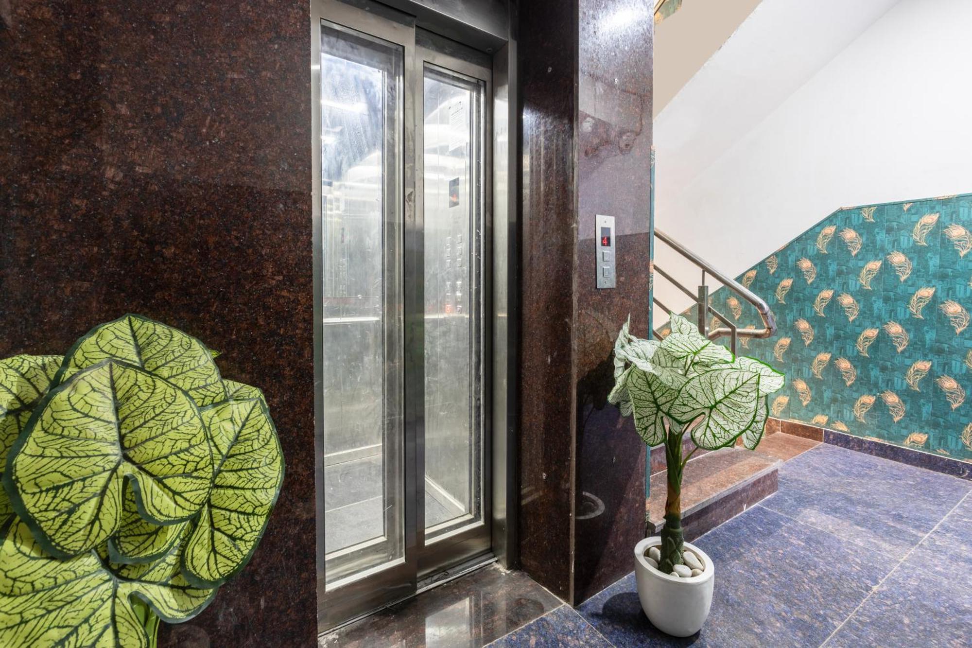 Amaze Stays Noida Sector 70 Exterior foto